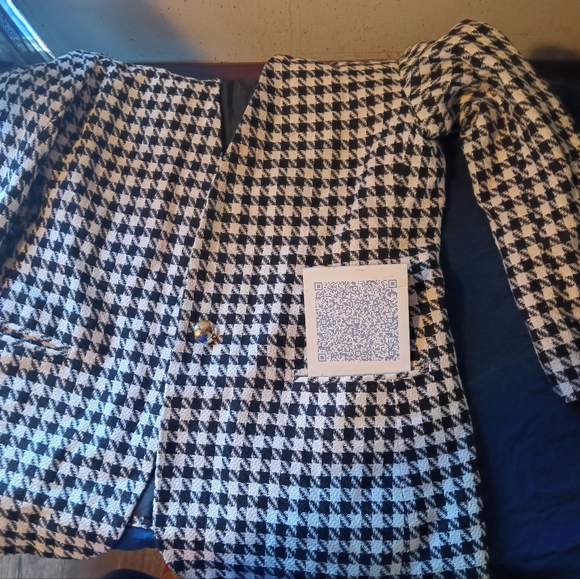 Ladies black and white Blazer - Picture 3 of 7